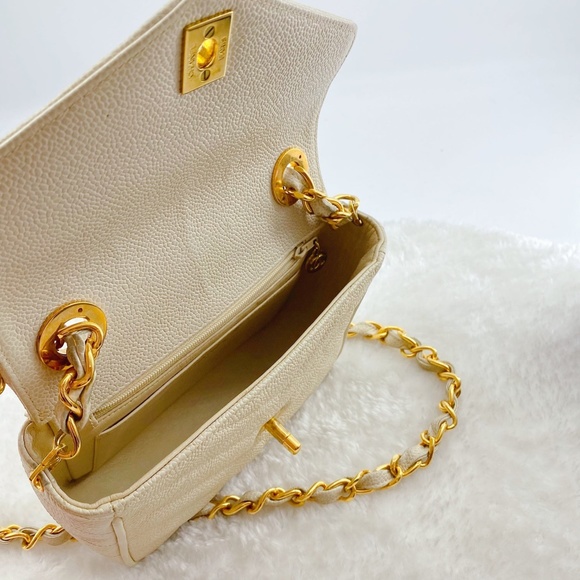 Chanel Cream Vintage Caviar Leather V Stitch Shoulder Bag - Picture 15 of 16